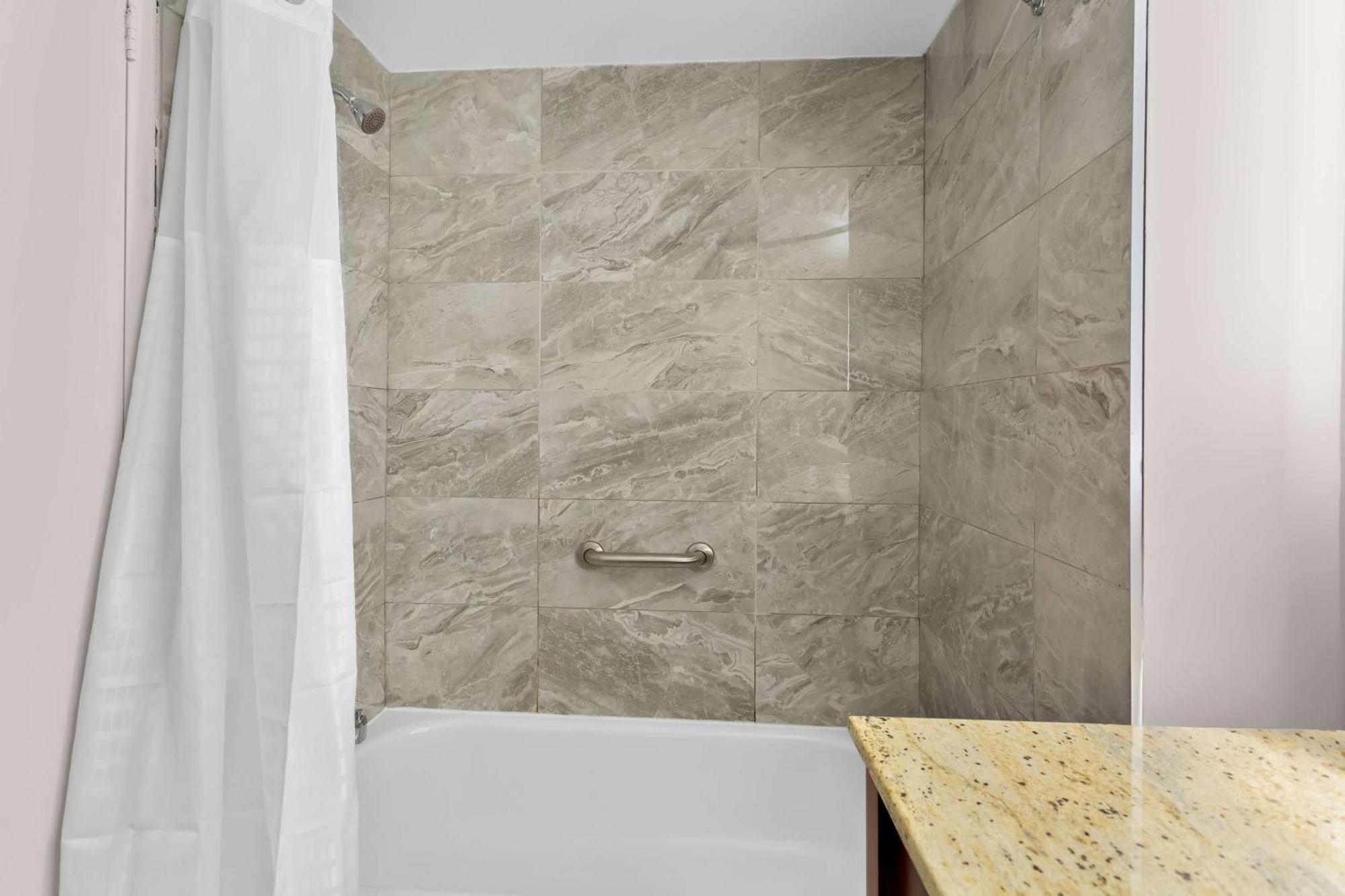 Surestay Plus By Best Western Windsor Extérieur photo