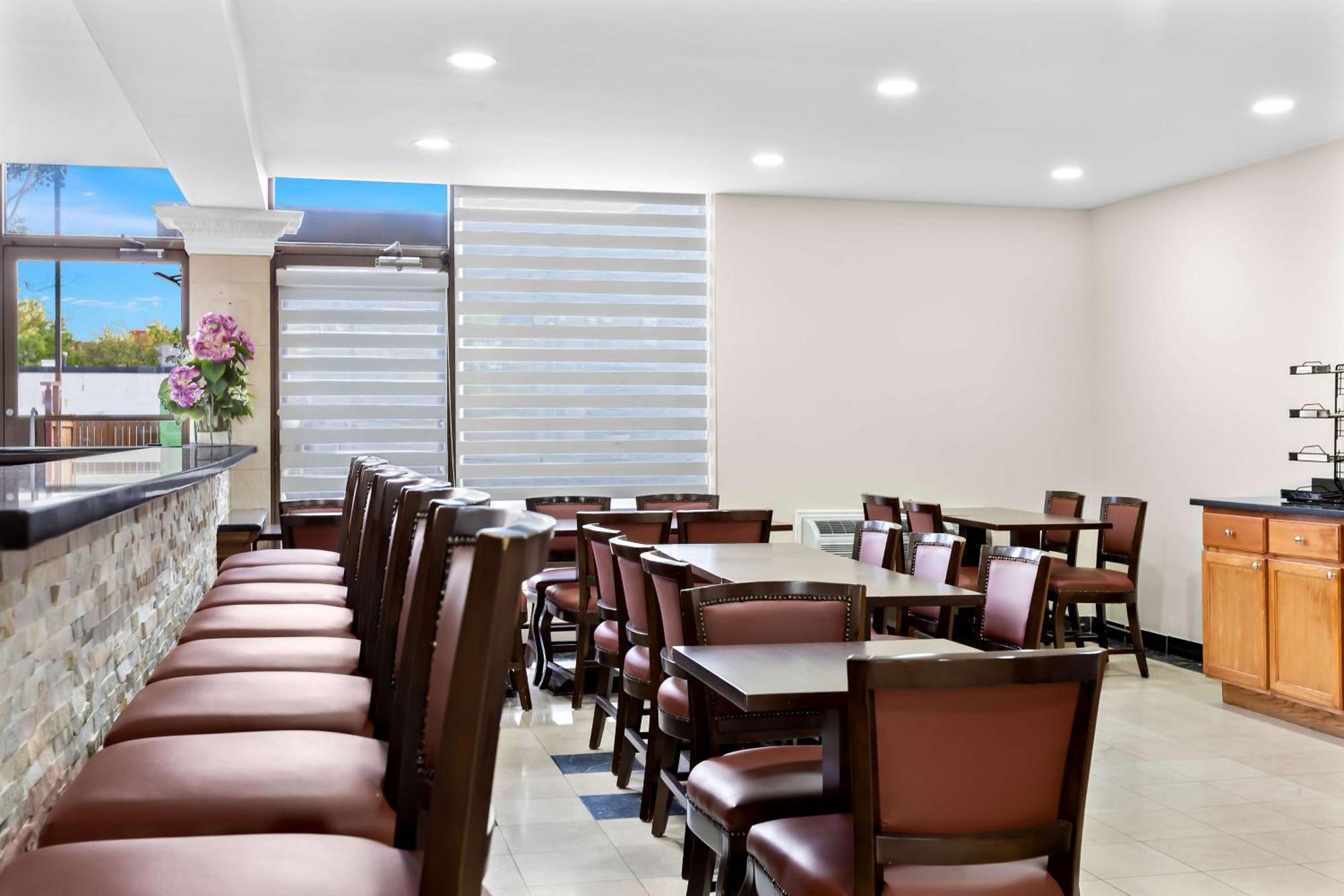 Surestay Plus By Best Western Windsor Extérieur photo