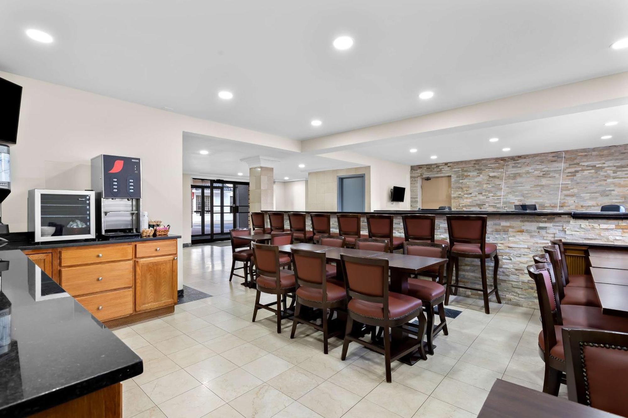 Surestay Plus By Best Western Windsor Extérieur photo