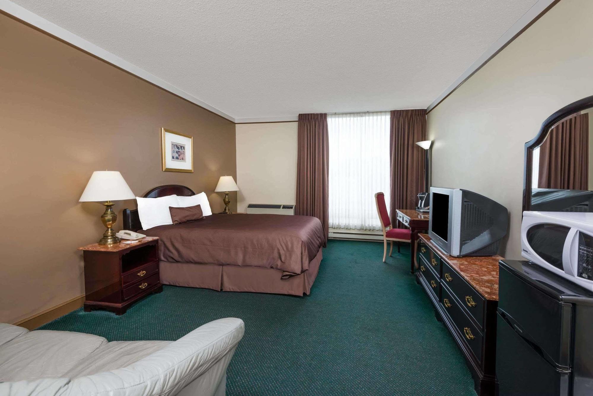 Surestay Plus By Best Western Windsor Extérieur photo