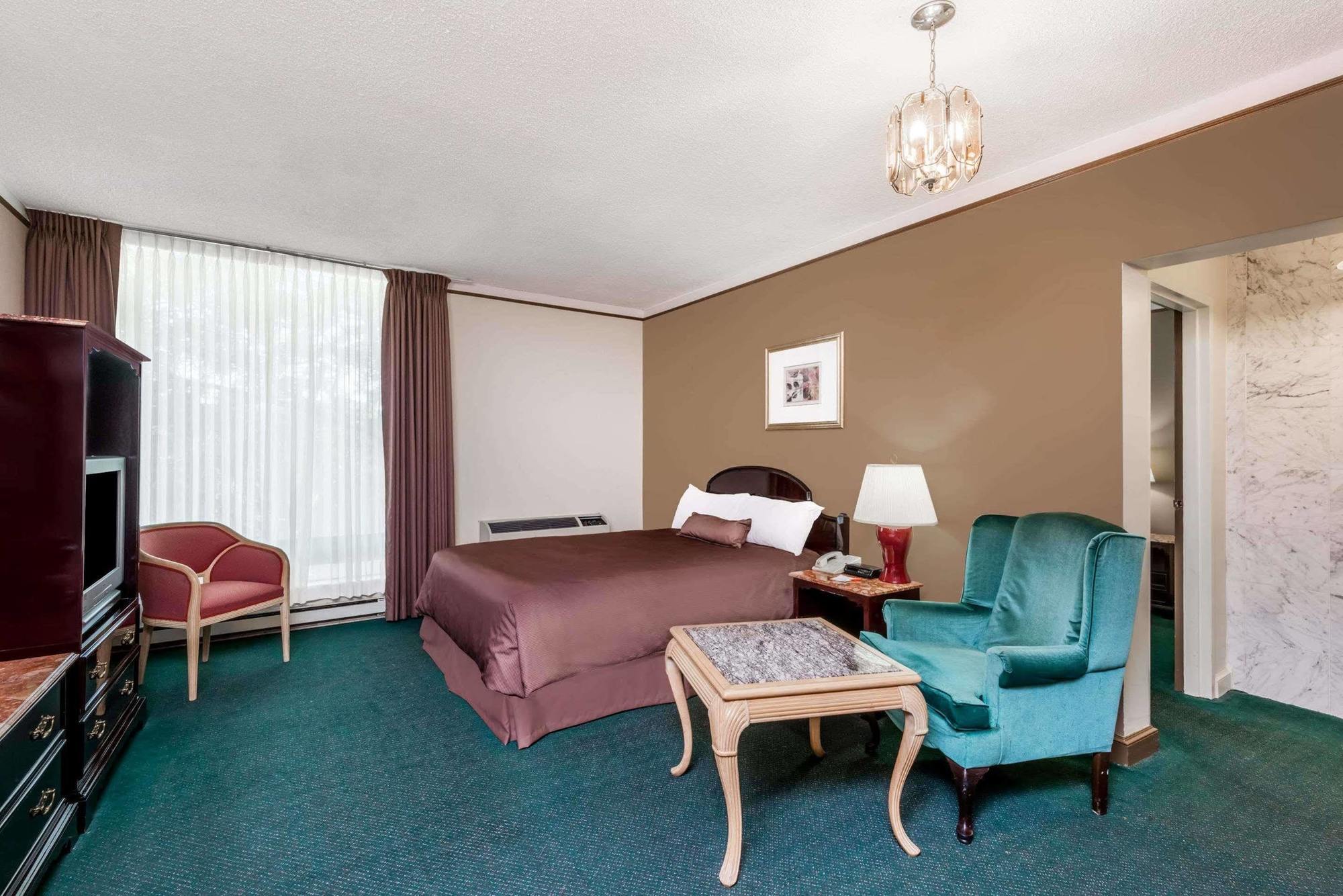 Surestay Plus By Best Western Windsor Extérieur photo